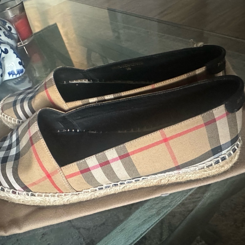 Burberry Checkered Slip-On Shoes - Picture 5 of 8